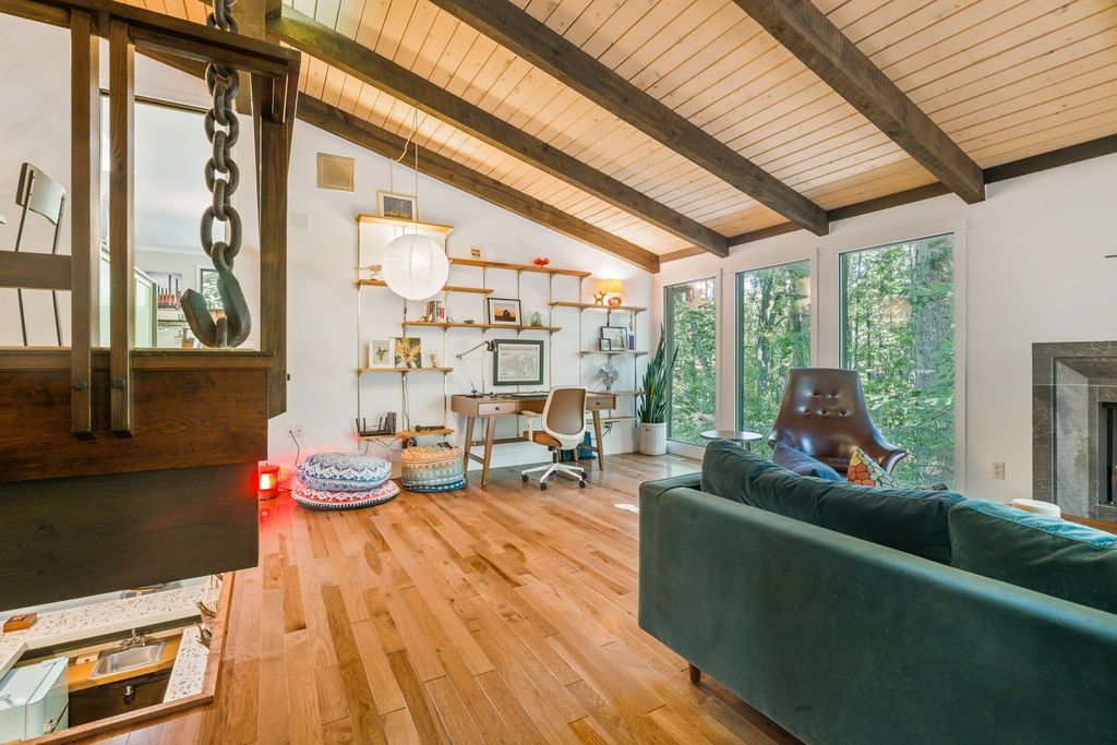 #midcenturymodernatlanta, #atlantaMidCenturymodern, best metro Atlanta realtor for unique homes, mid-century homes in Kennesaw