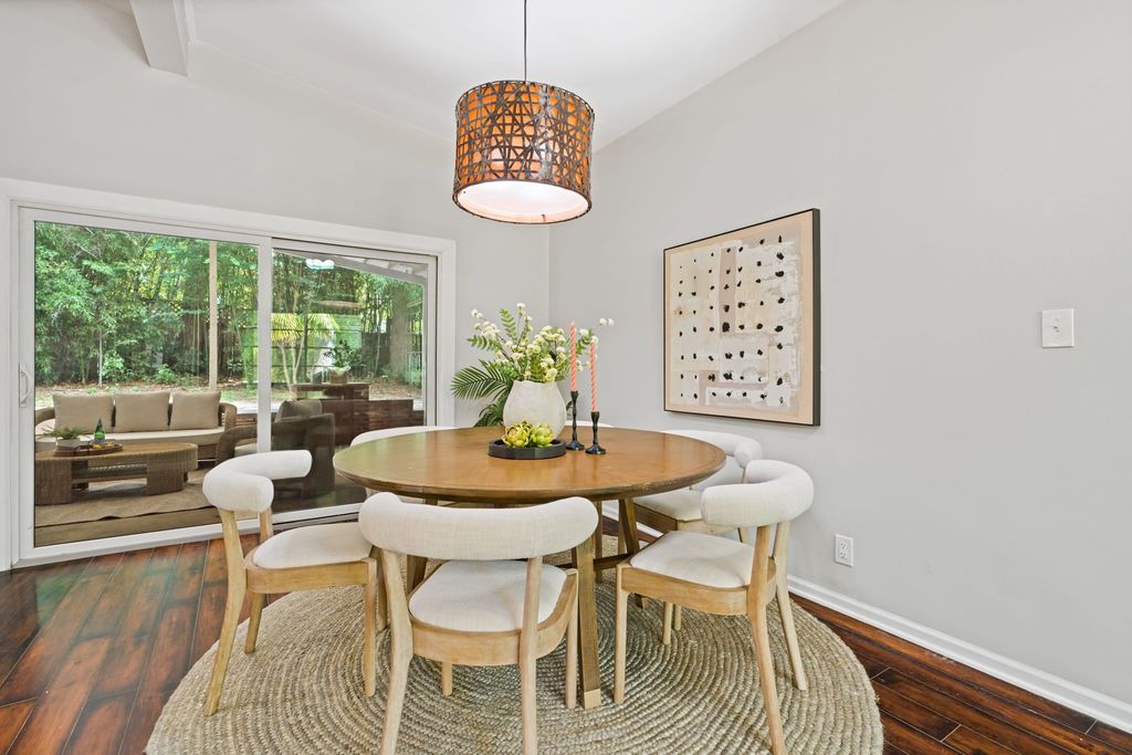 #MCMhomes, #atlantaMidCenturymodernhomes, #contemporaryhomesatlanta,  best realtor for unique homes, top selling Atlanta listing agent
