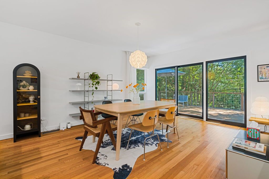 #contemporaryhomes, best Atlanta listing agent, #modernhomes, #uniquehomesatlanta