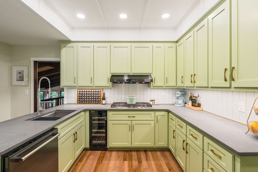#midcenturymodernatlanta, #atlantaMidCenturymodern, best metro Atlanta realtor for unique homes, mid-century homes in Kennesaw
