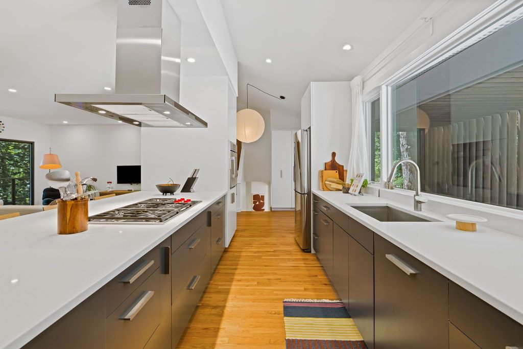 #contemporaryhomes, best Atlanta listing agent, #modernhomes, #uniquehomesatlanta