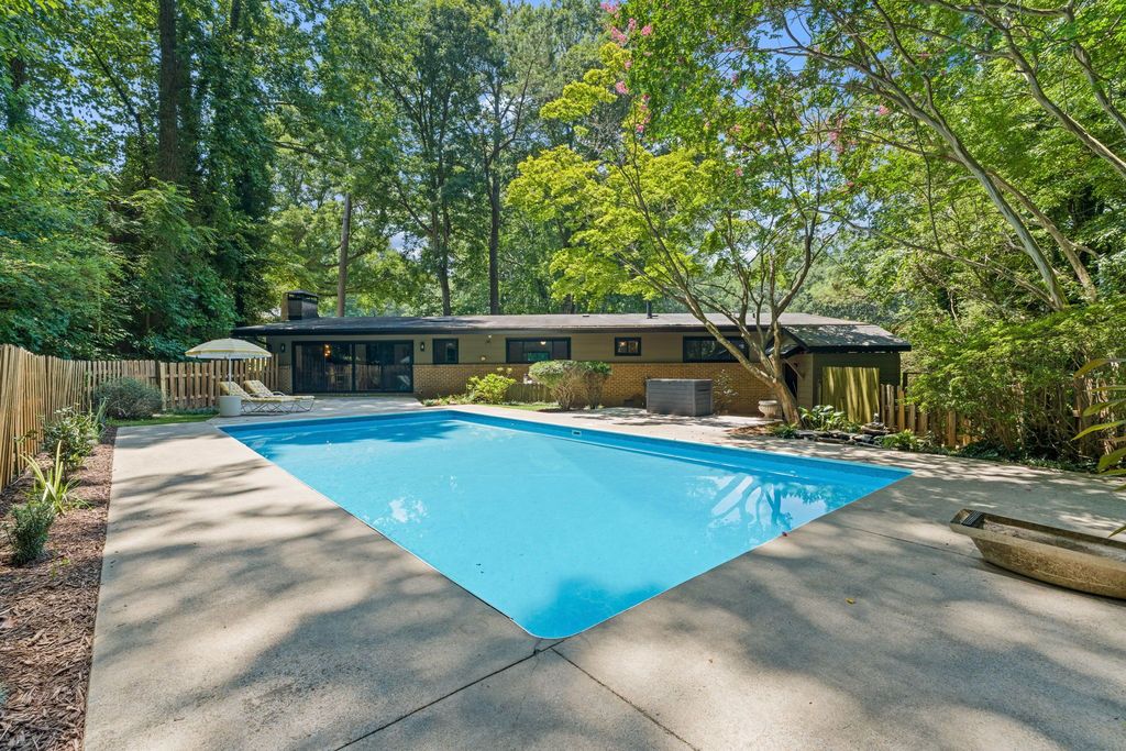 #modernhomes, #atlantaMidCenturyhomes, top selling Atlanta listing agent