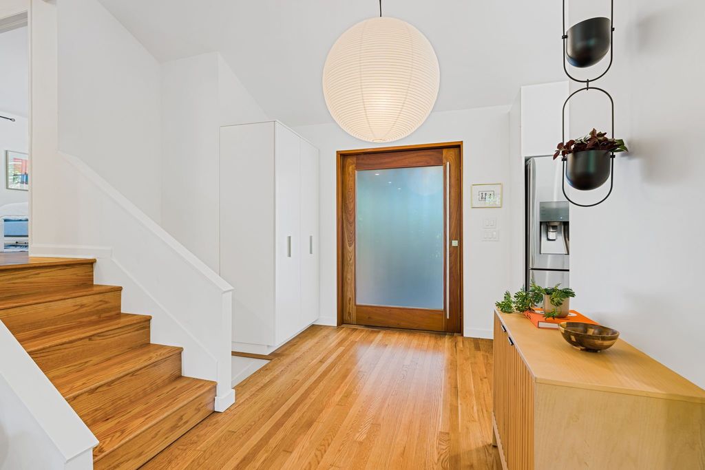 #contemporaryhomes, best Atlanta listing agent, #modernhomes, #uniquehomesatlanta