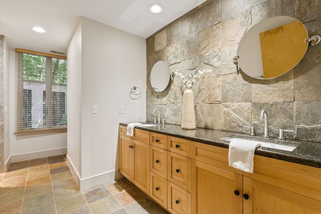 #contemppratyhomes, homes for sale in Mableton, contemporary homes for sale in Mableton, #uniquehomes, best realtor for unique homes