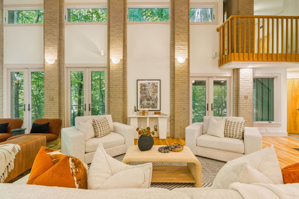 #contemporaryhomes, #uniquehomes, homes for sale in Mableton, Contemporary homes for sale in Mableton, Top selling Atlanta Listing agent, best realtor for unique homes, #coolestAtlantahomes