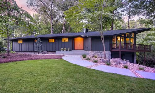 Do Mid-Century Modern Homes Sell For More in Atlanta?