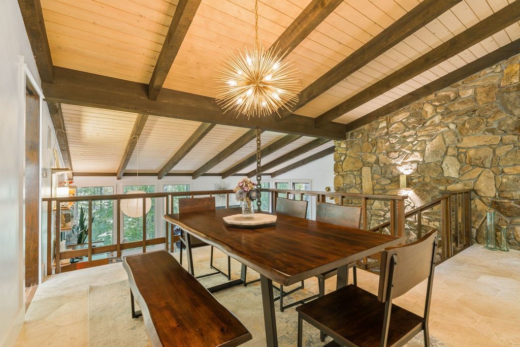 #midcenturymodernatlanta, #atlantaMidCenturymodern, best metro Atlanta realtor for unique homes, mid-century homes in Kennesaw