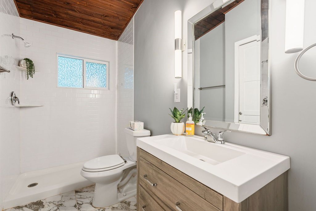#northcrest, #midcenturymodern, #modernhomes, best realtor for unique homes