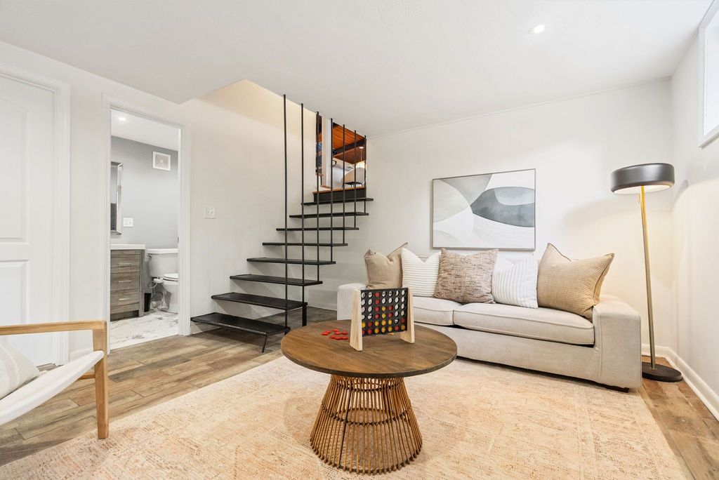 #northcrest, #midcenturymodern, #modernhomes, best realtor for unique homes