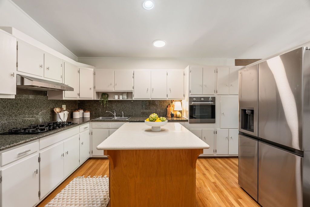#midcenturymodernatlanta, #atlantaMidCenturymodernhomes, best realtor for Mid-century modern homes, top selling listing agent, mid-century homes for sale