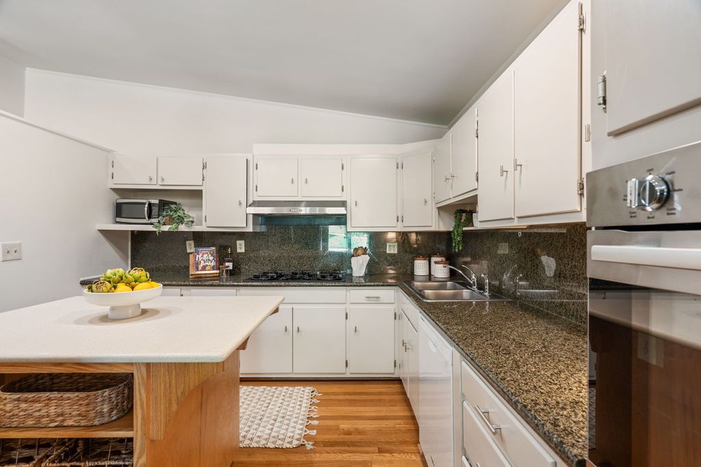 #midcenturymodernatlanta, #atlantaMidCenturymodernhomes, best realtor for Mid-century modern homes, top selling listing agent, mid-century homes for sale