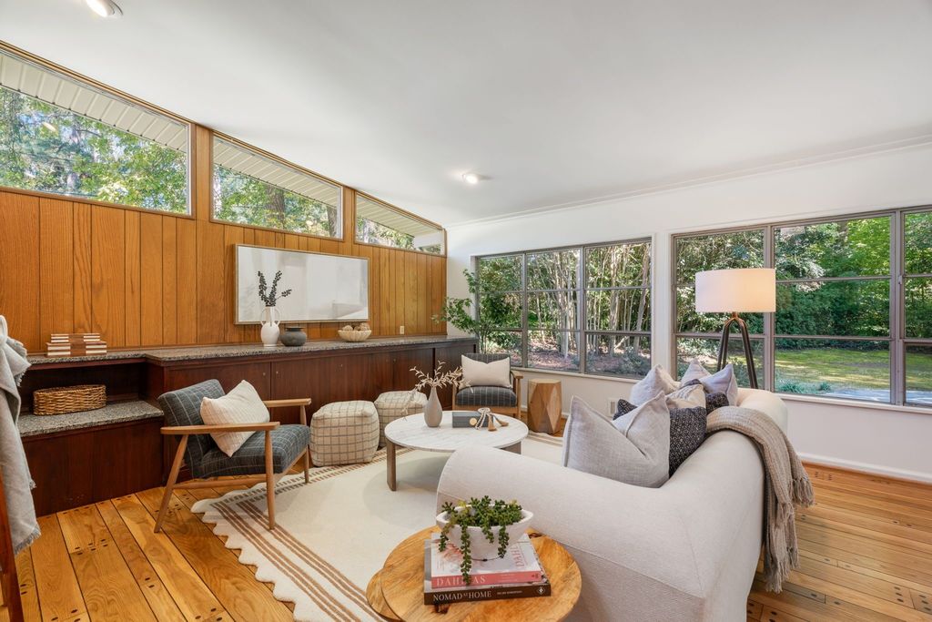 #midcenturymodernatlanta, #atlantaMidCenturymodernhomes, best realtor for Mid-century modern homes, top selling listing agent, mid-century homes for sale