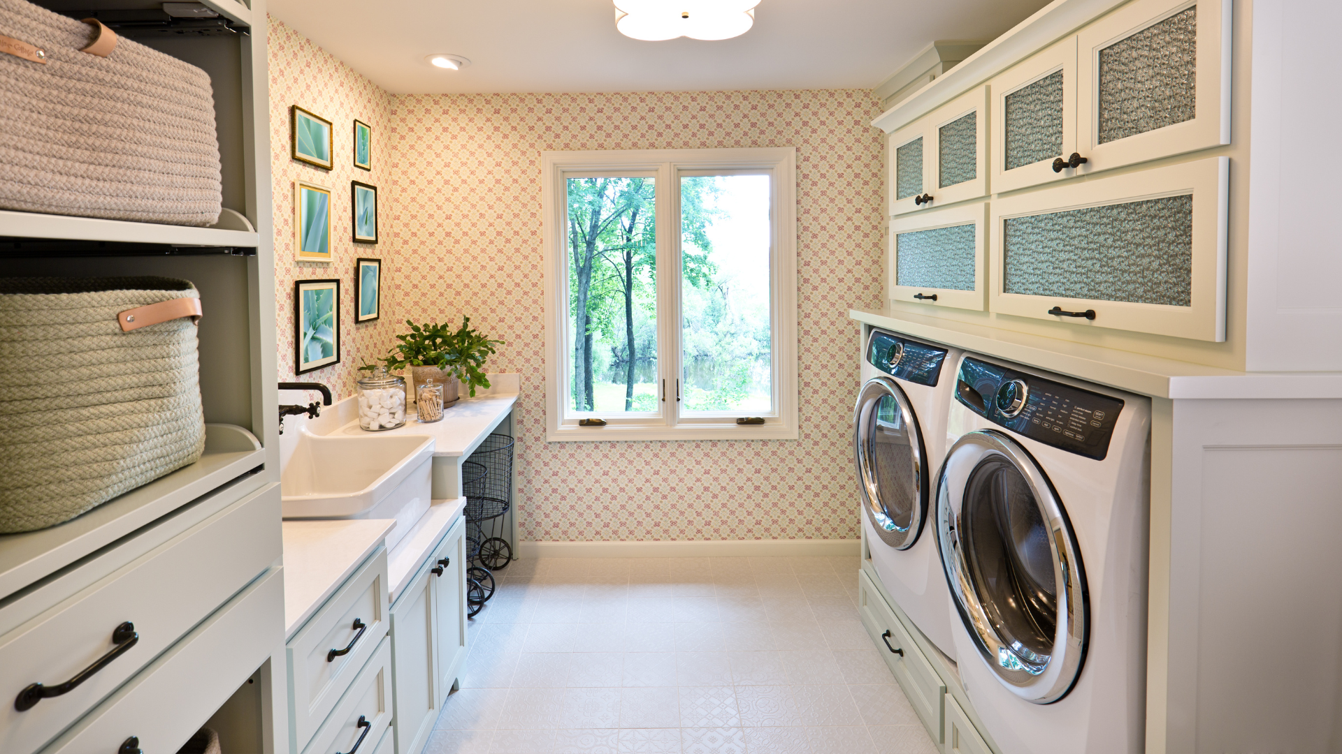 Interior main floor laundry