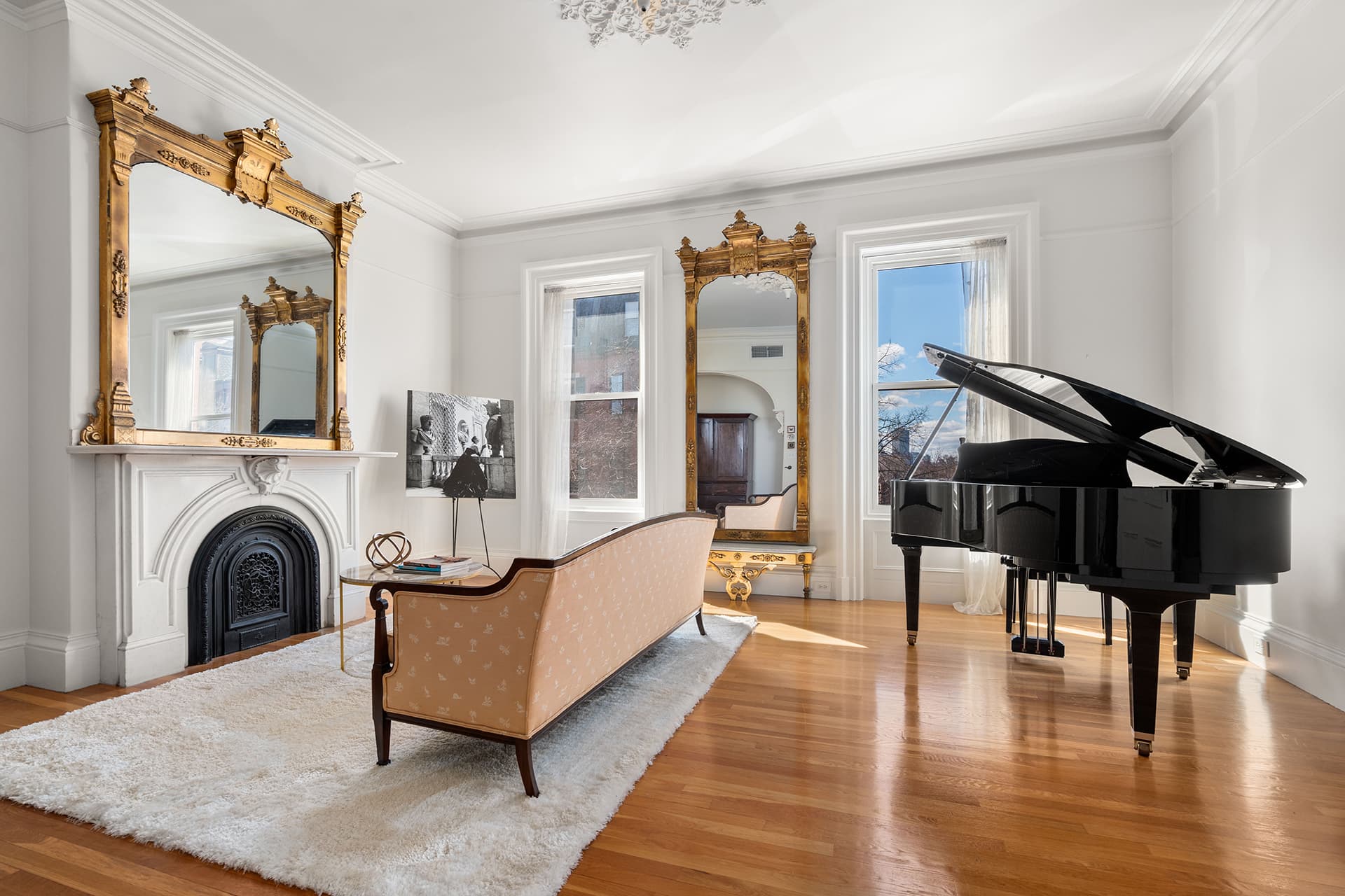 Interior Photo With Piano (1)
