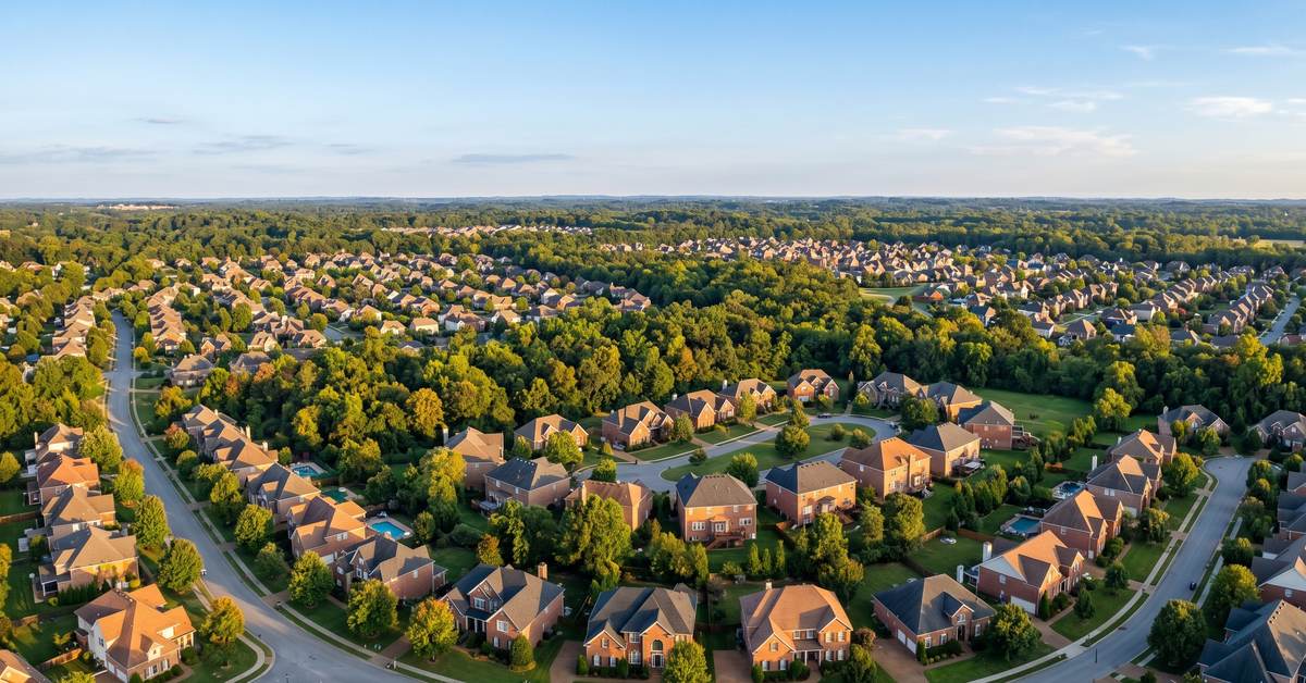 nexus-lenox-place-gallatin-tn-55-plus-villa-community-entrance