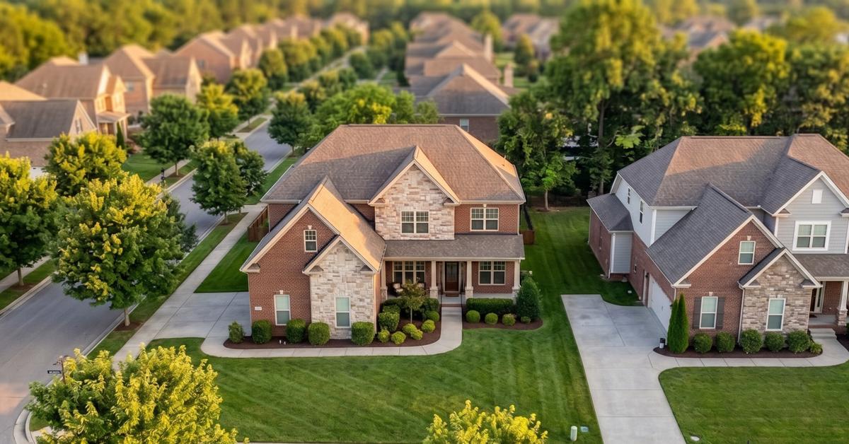 Ryan Beals reviewing home pricing comps with Gallatin TN seller couple before listing