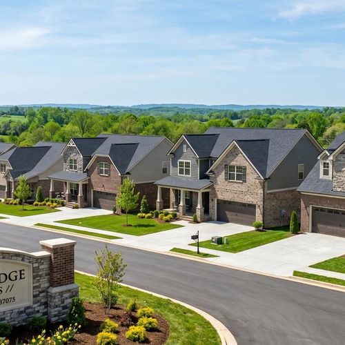 Hendersonville TN New Construction Beyond Durham Farms | 193 Closed Sales, $624,990 Median, 8 Communities Compared (2026)