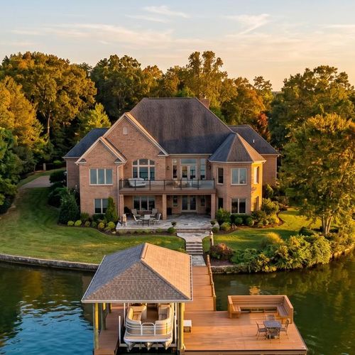 Lake Front vs. Lake Access on Old Hickory Lake in Hendersonville TN: What the Dock Actually Does to Your Sale Price