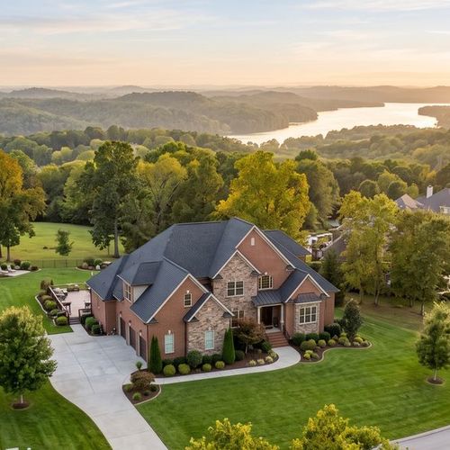 Who Is Actually Buying at $700K+: Hendersonville Luxury Buyers, 260 Sales, an $880,000 Median, and Why Not Brentwood or Franklin