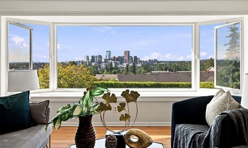 What Does a Seattle-Area Listing Agent Do for …