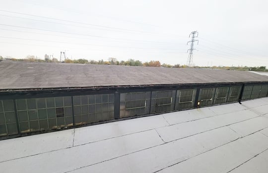 Roof on lower main