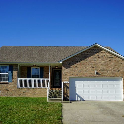 Dream Home Alert: Explore the Allure of 3144 Twelve Oaks Blvd in Clarksville