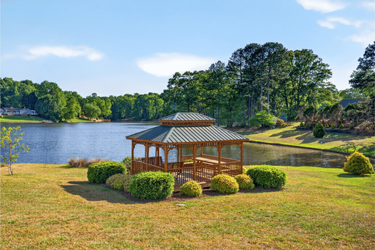 Twin Lakes community 106 RiverBank Ct