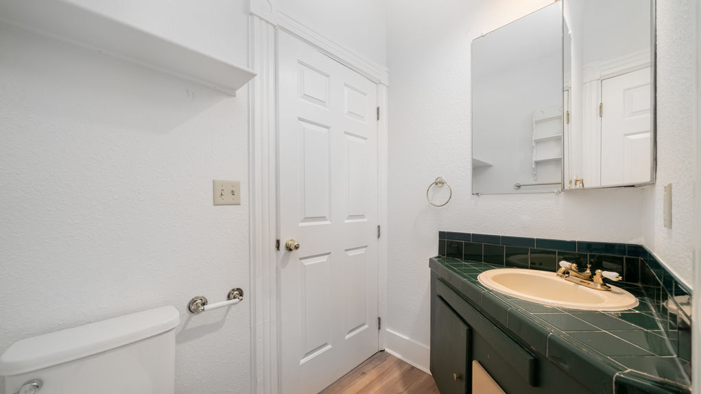 317 E Monument #1- Primary Bathroom
