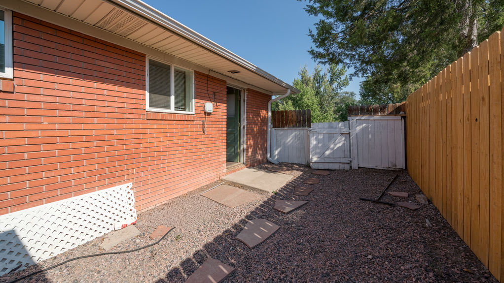 1003 Columbia- Back Patio