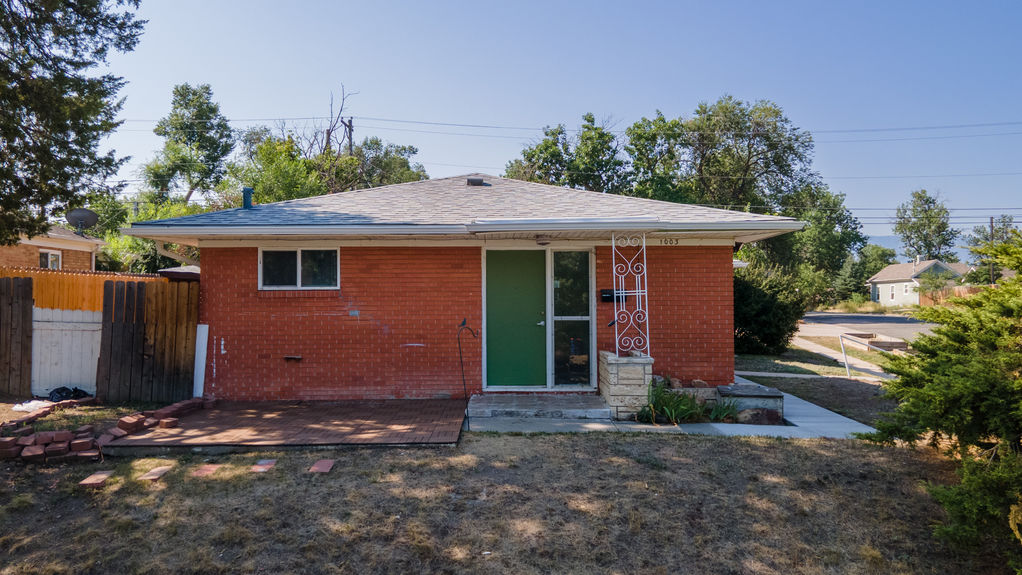 1003 Columbia- Front