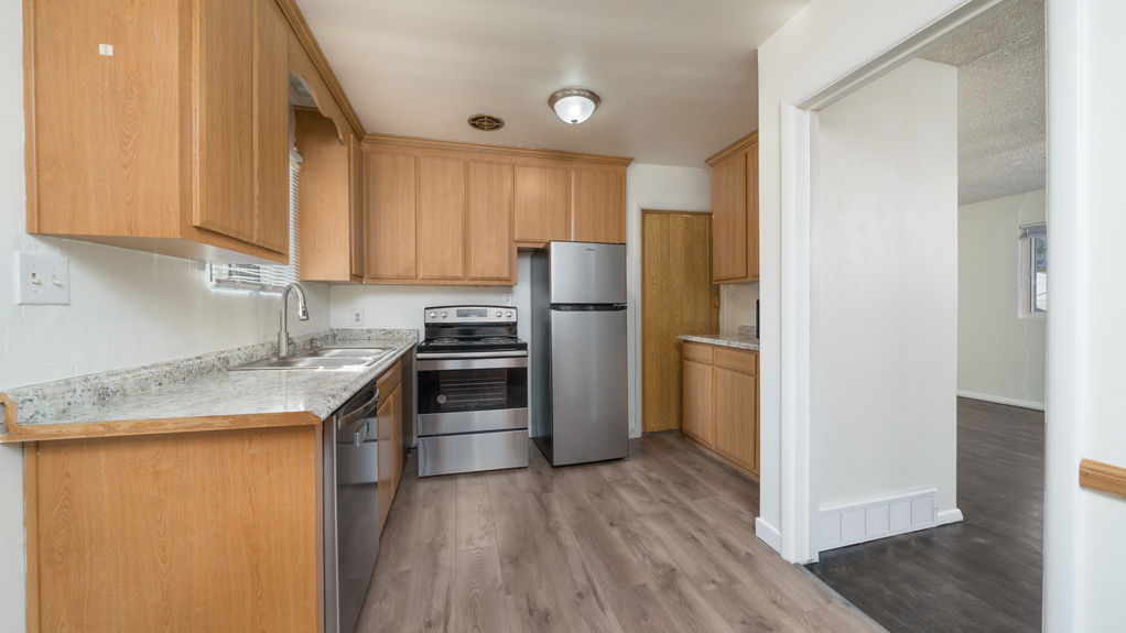 1003 Columbia- Kitchen