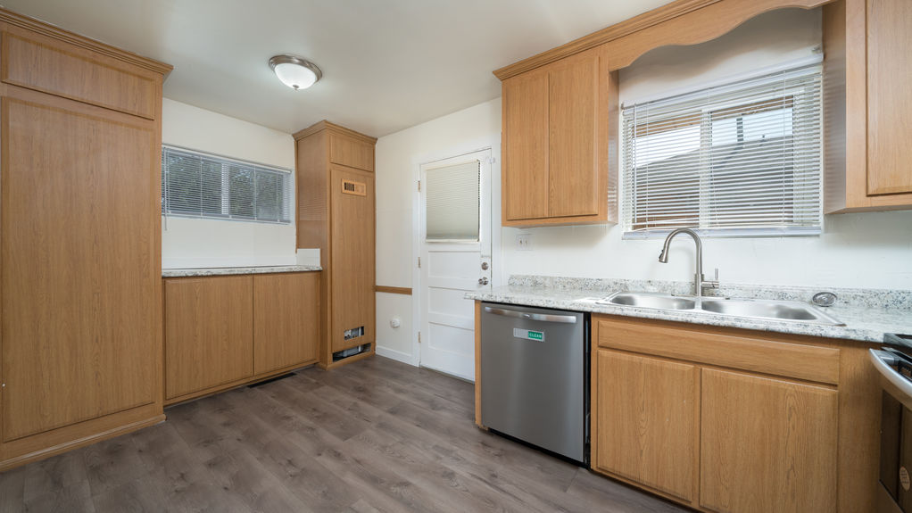 1003 Columbia- Kitchen Alt