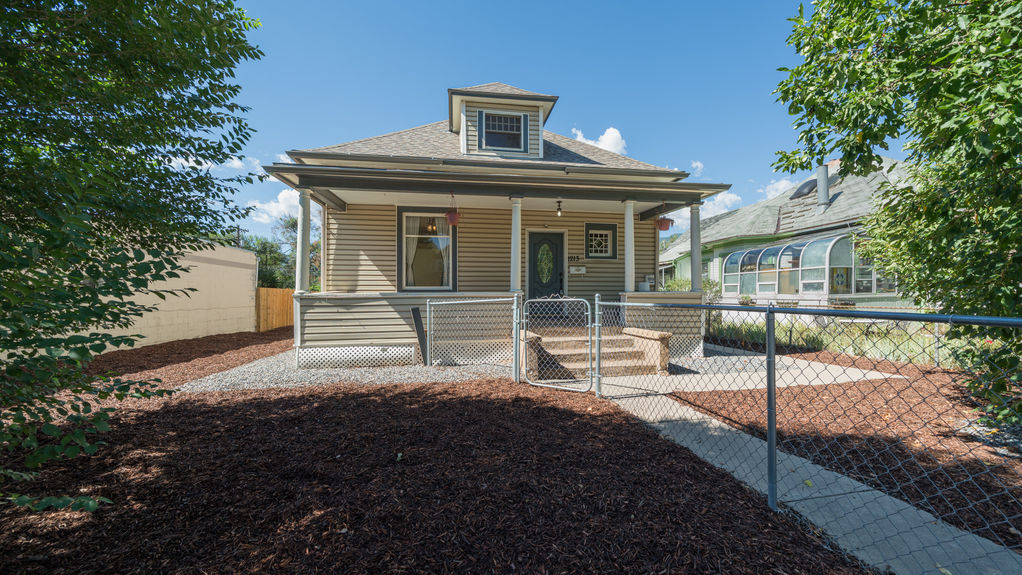 1213 Colorado- Front