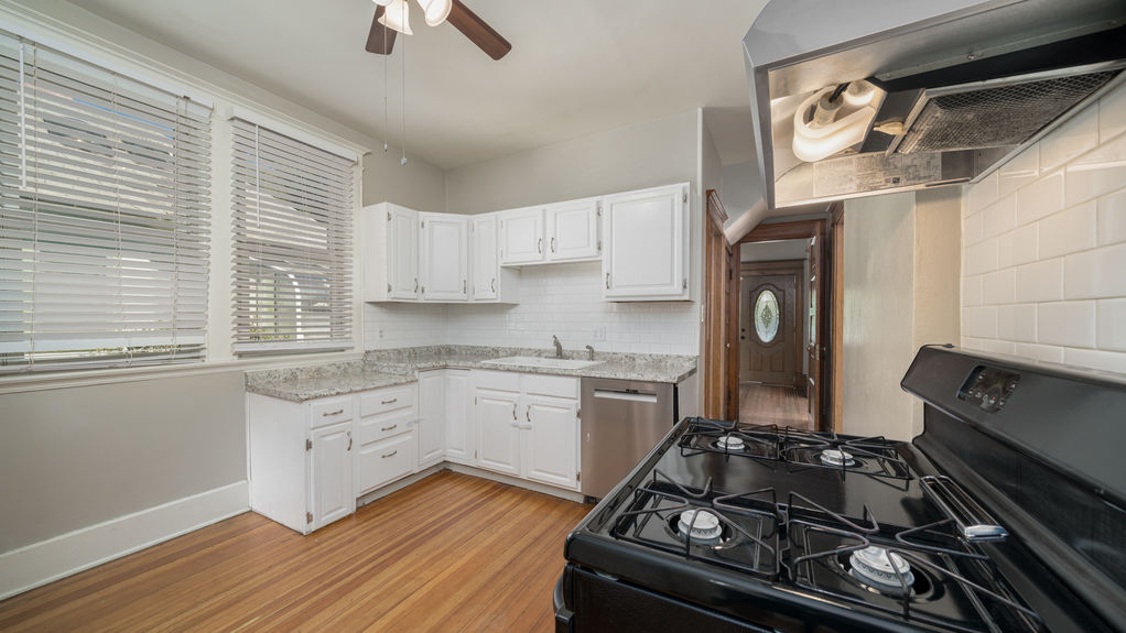 1213 Colorado- Kitchen