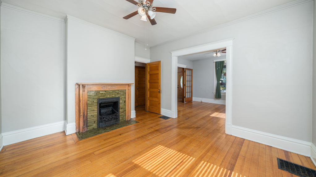 1213 Colorado- Living Room Alt 2