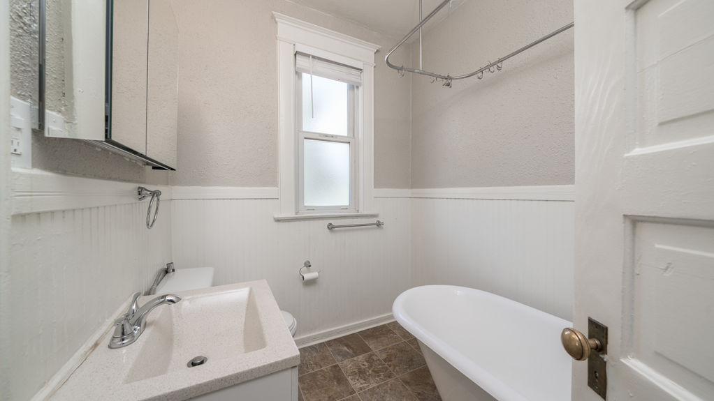 1213 Colorado- Primary Bathroom