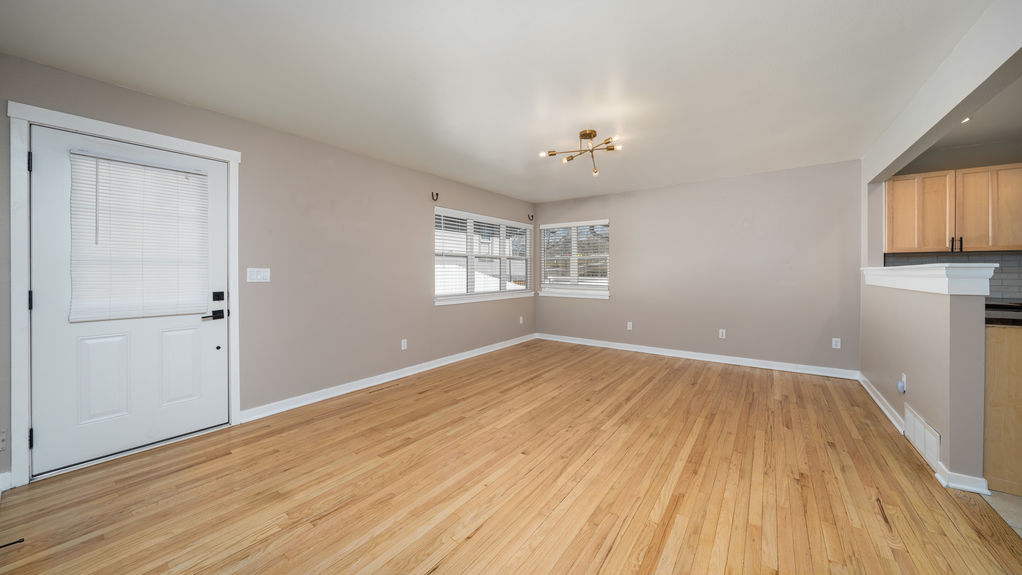 1827 Kiowa- Family Room