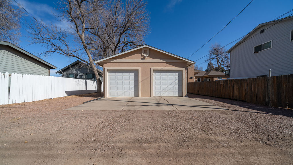 1827 Kiowa- Garage-Edit