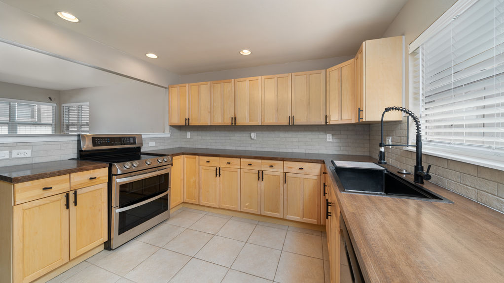 1827 Kiowa- Kitchen Alt