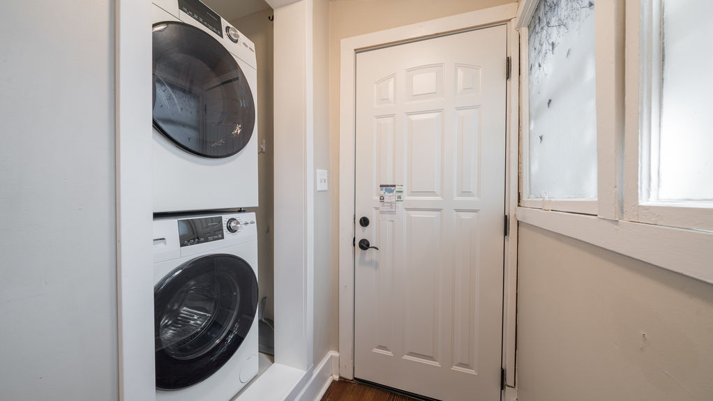 520 Pikes Peak- Laundry Room