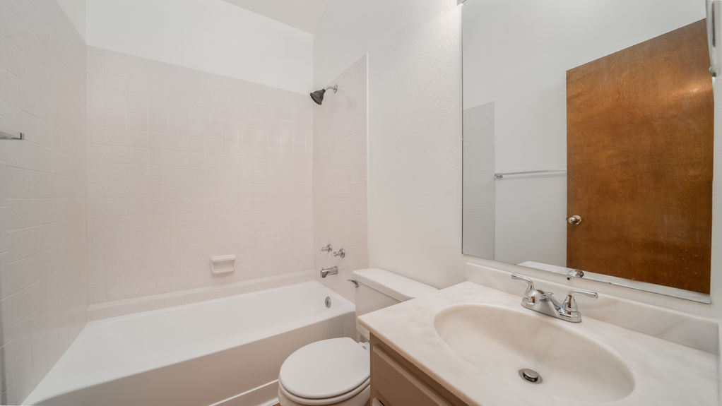 Bohart- Upstairs Bathroom