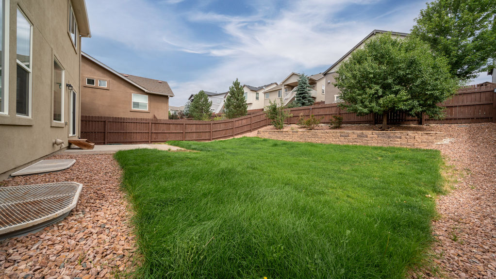 10825 Fossil Dust- Back Yard