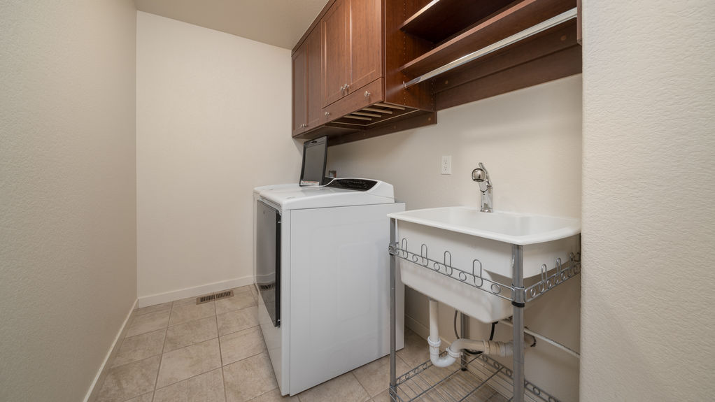 10825 Fossil Dust- Laundry Room