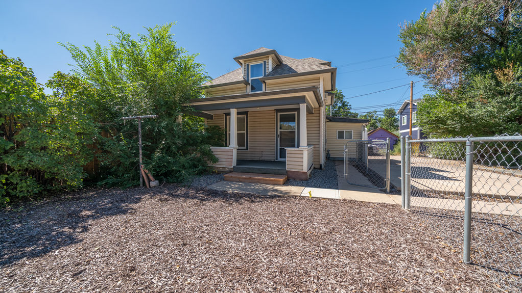 1215 Colorado- Front