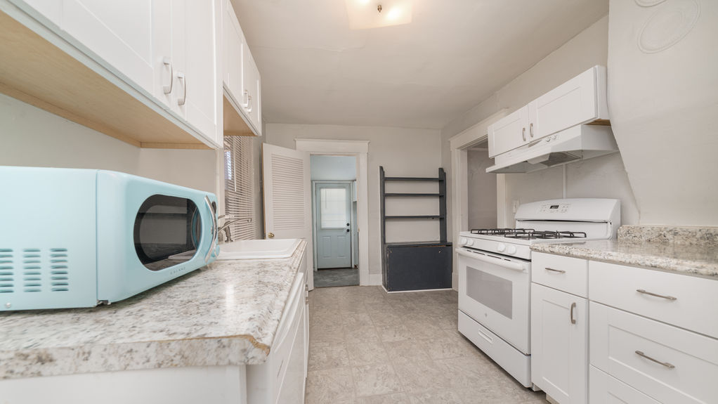 1215 Colorado- Kitchen Alt