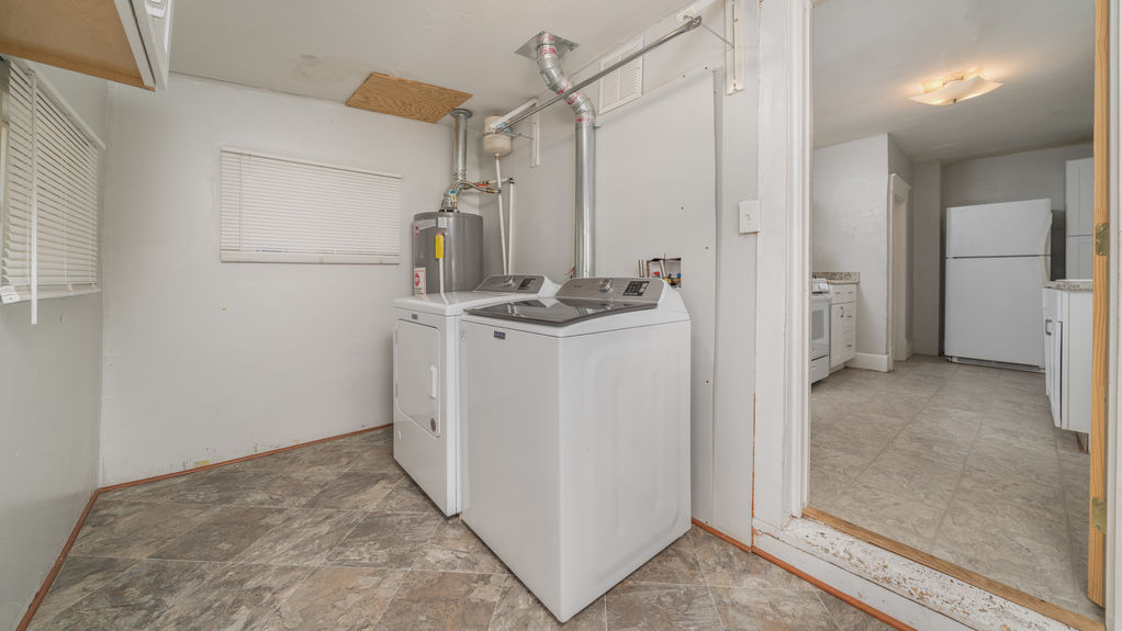 1215 Colorado- Laundry Room