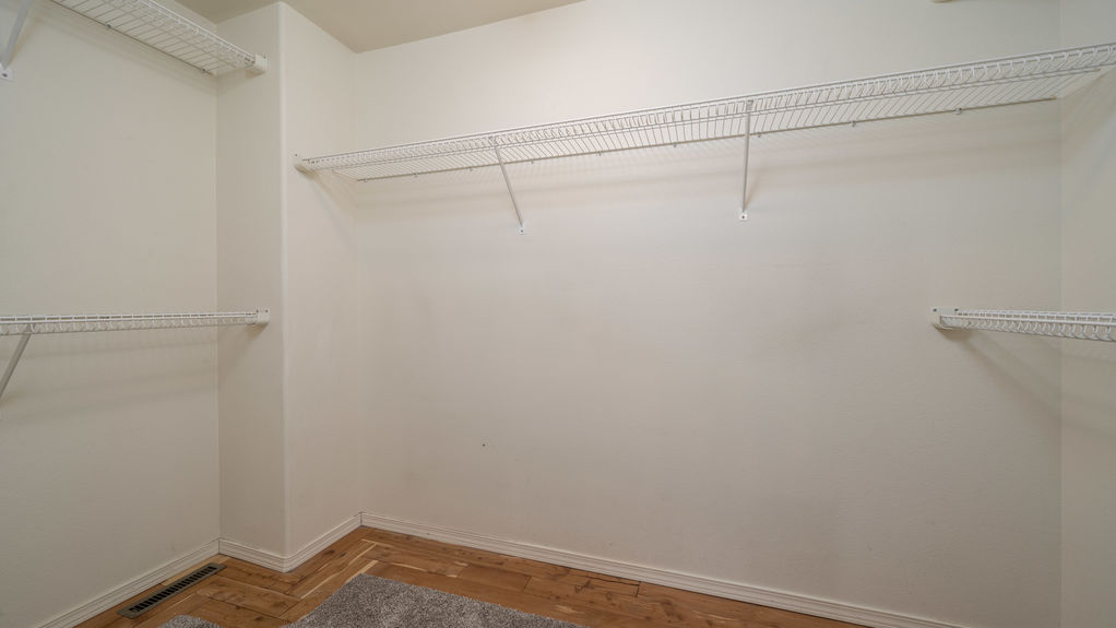 Cooper River- Primary Closet