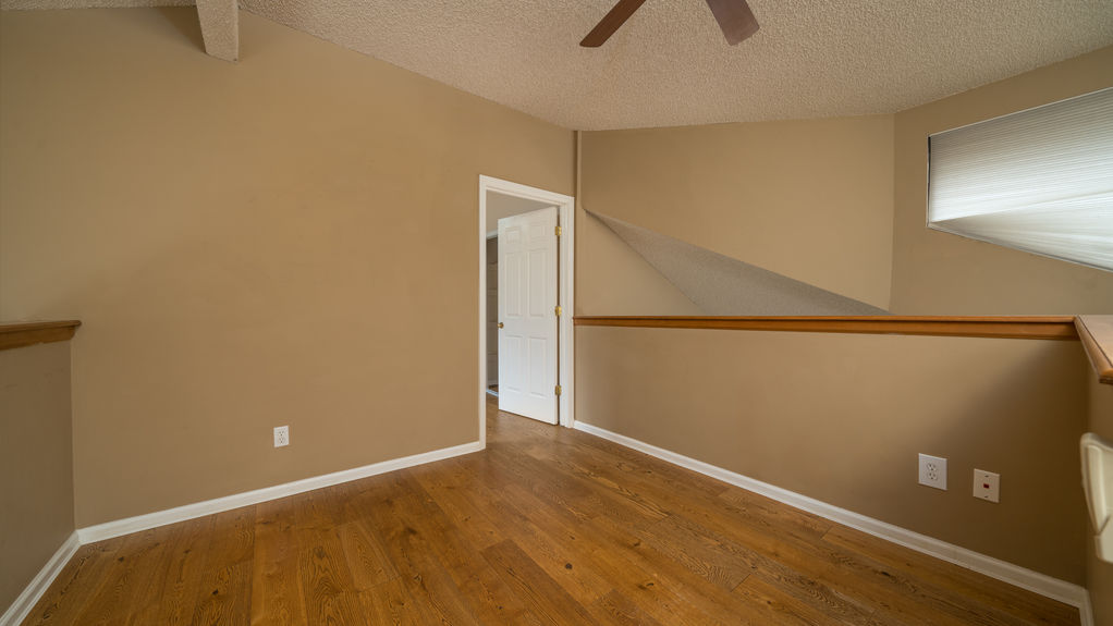 Autumn Hts- Loft