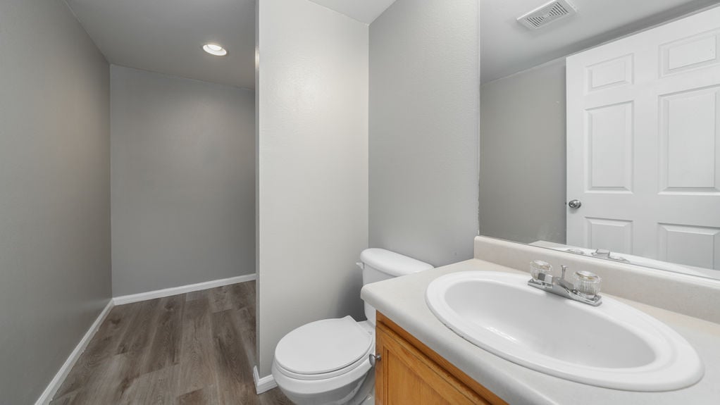 Hawk Meadow- Main Level Bathroom