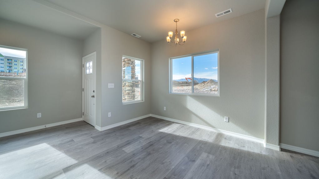 Lenexa-Dining Area